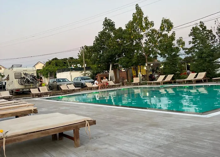 Windmill Caravans Tatil Evi Shkodër